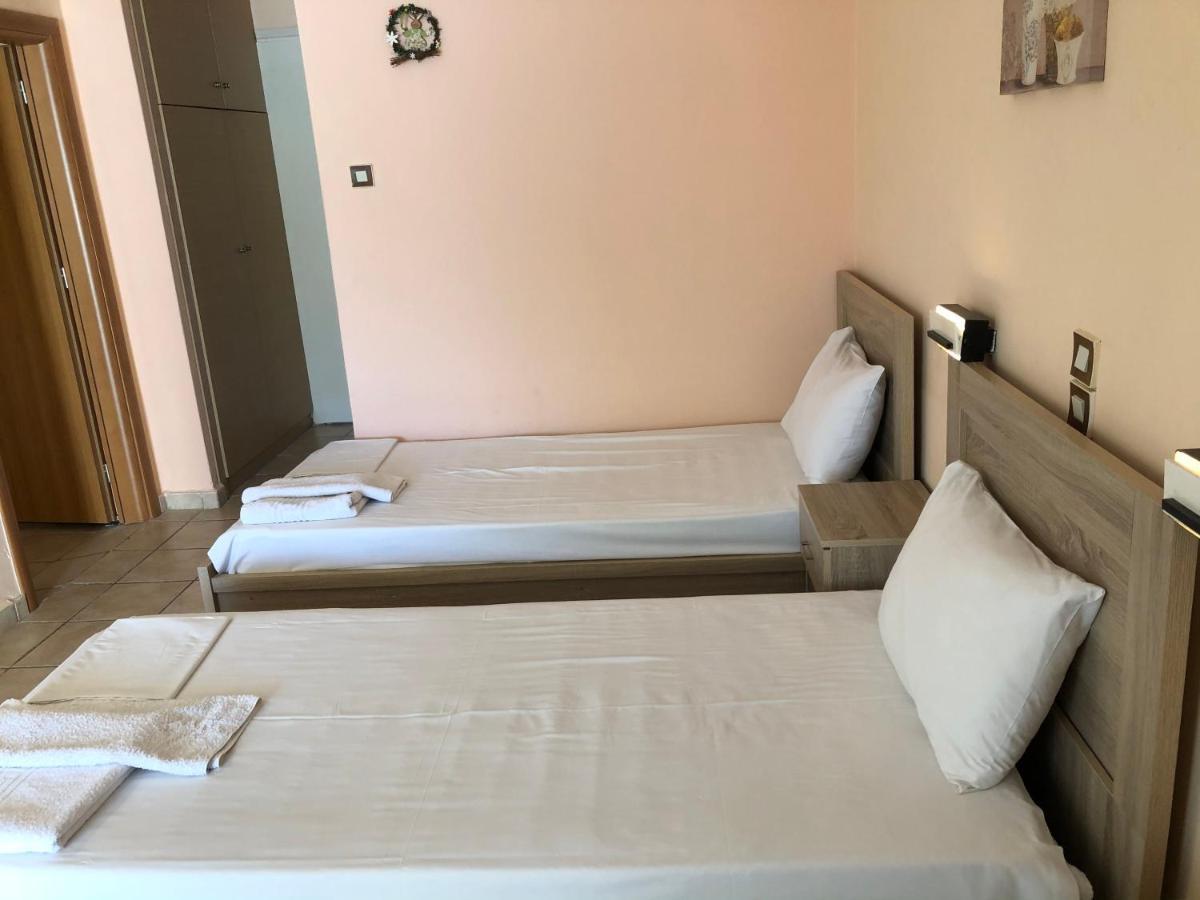 Isidora Hotel Agia Marina  Zimmer foto