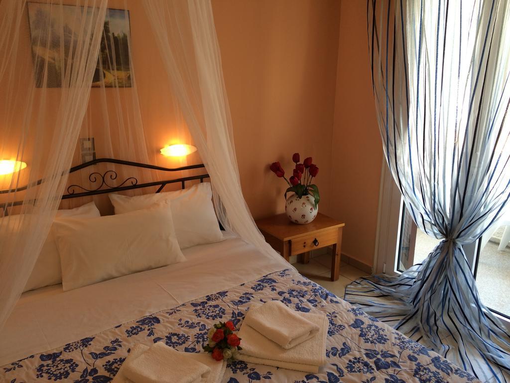 Isidora Hotel Agia Marina  Zimmer foto