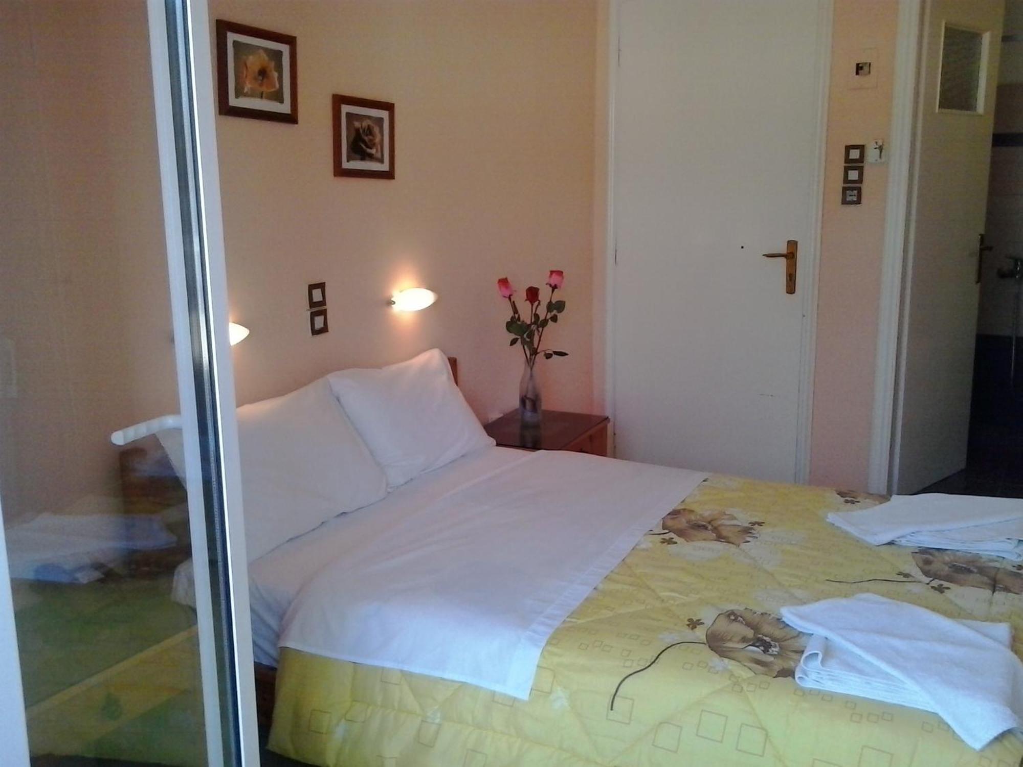 Isidora Hotel Agia Marina  Zimmer foto