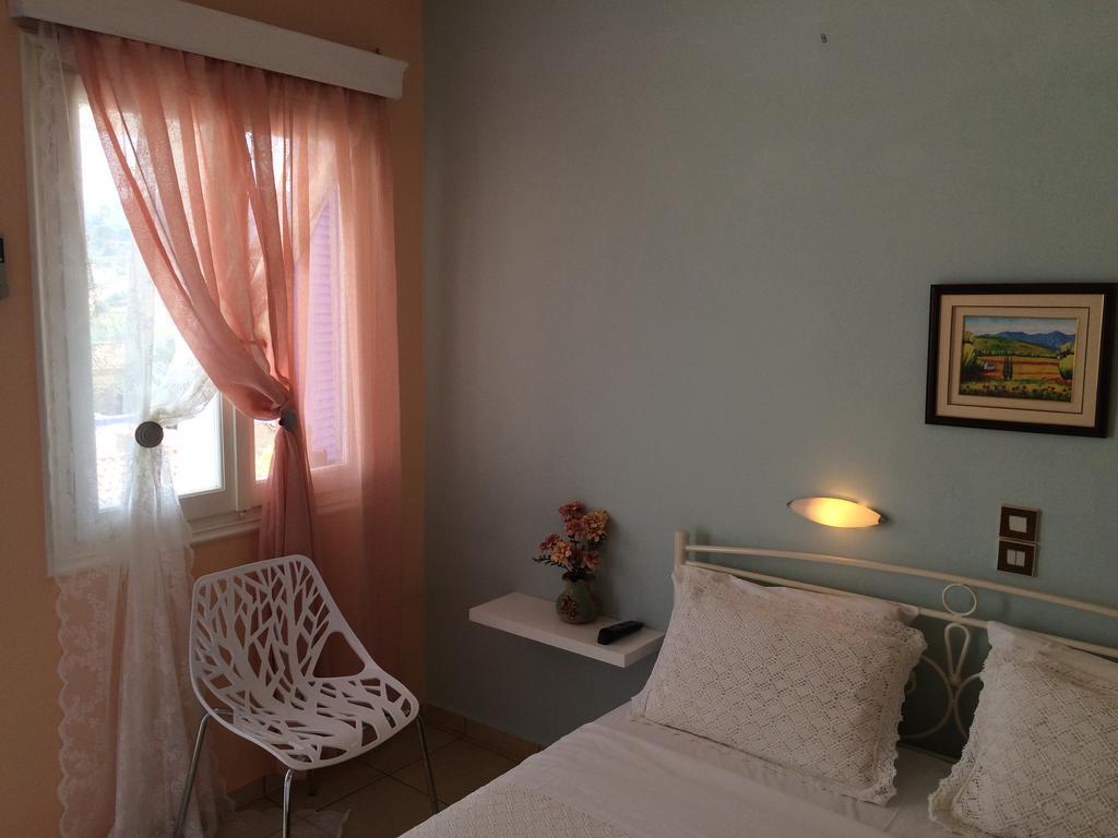 Isidora Hotel Agia Marina  Zimmer foto