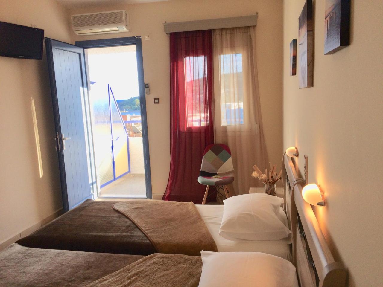 Isidora Hotel Agia Marina  Exterior foto